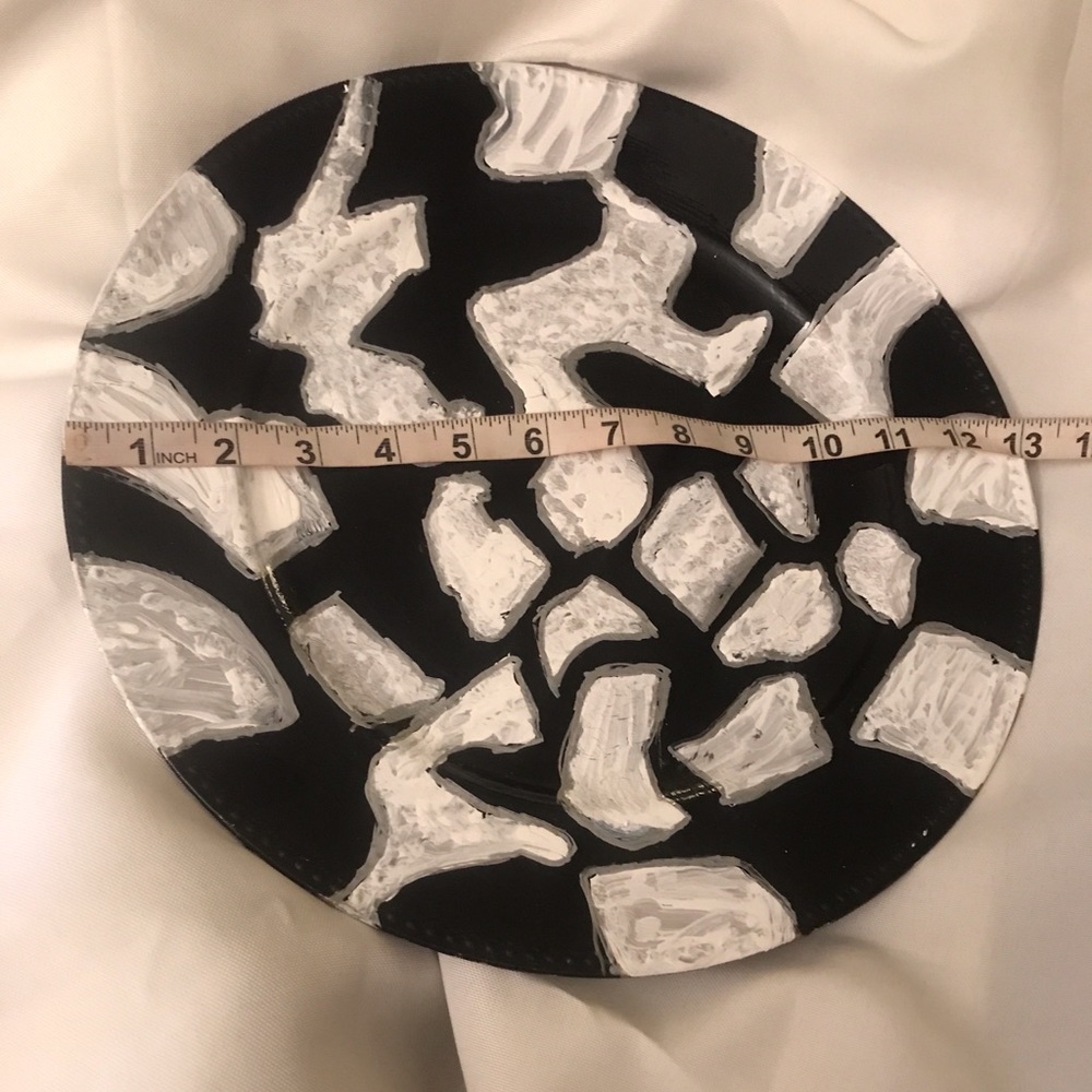 🖤🤍Hand Design Plate🤍🖤 - Picture 10 of 10